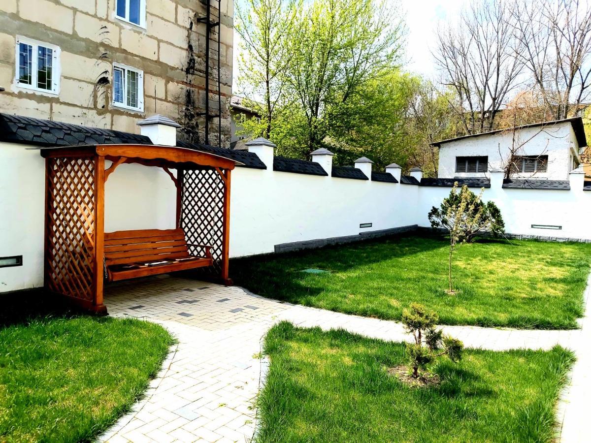 White House Aparthotel Balti Exteriör bild